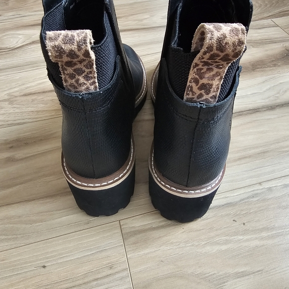 Dolce Vita Waterproof, Bootie Womens Size 6 Black NWOT - Picture 6 of 13